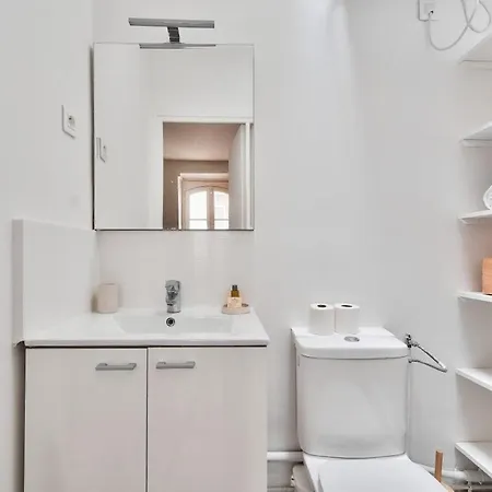 Lovely Place De La Bastille *