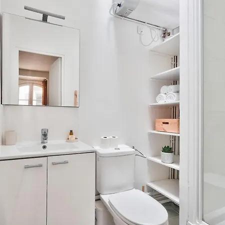 Lovely Place De La Bastille Apartment Paris