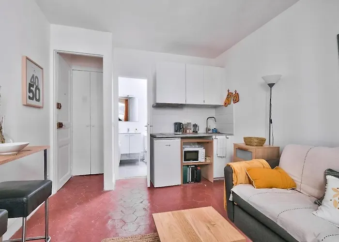 Lovely Place De La Bastille * Paryż